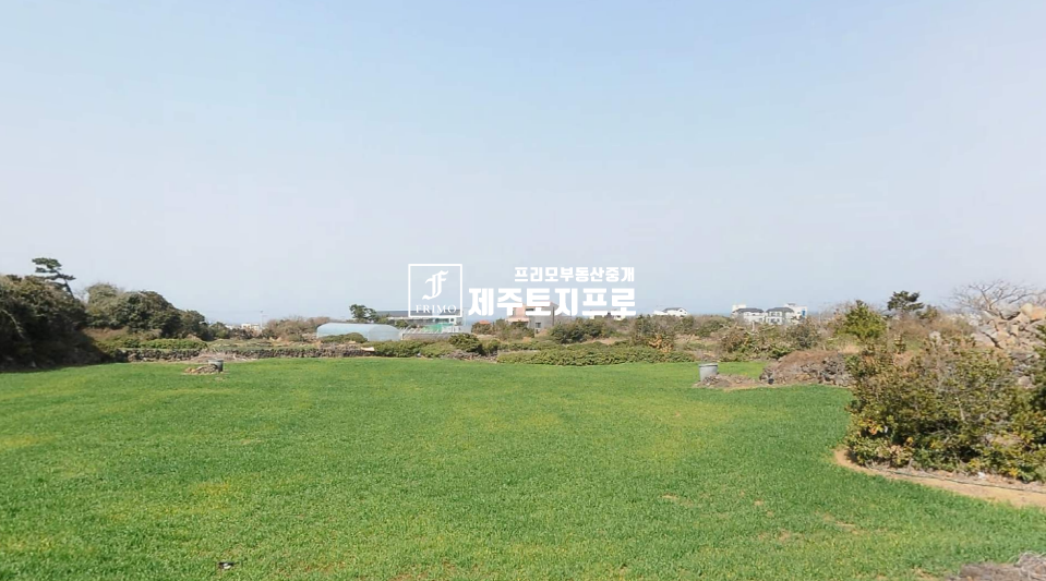 제주 제주시 조천읍 조천리 제주시 조천읍 조천리 투자용 맹지/현재 농사중/인근대비 저렴한 가격 매매 매물번호 10330 사진 1